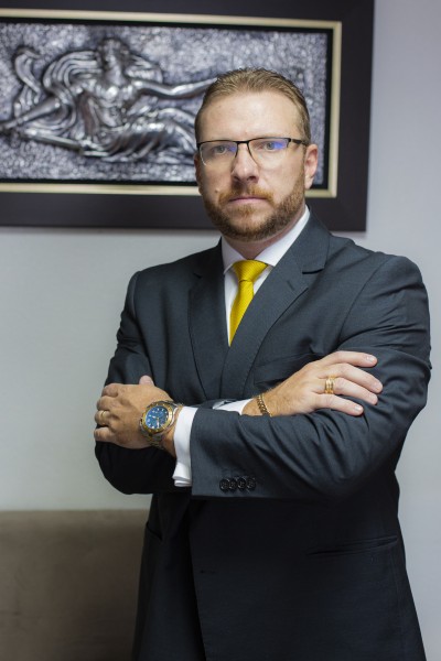 DR. THIAGO SANTOS CONRAD